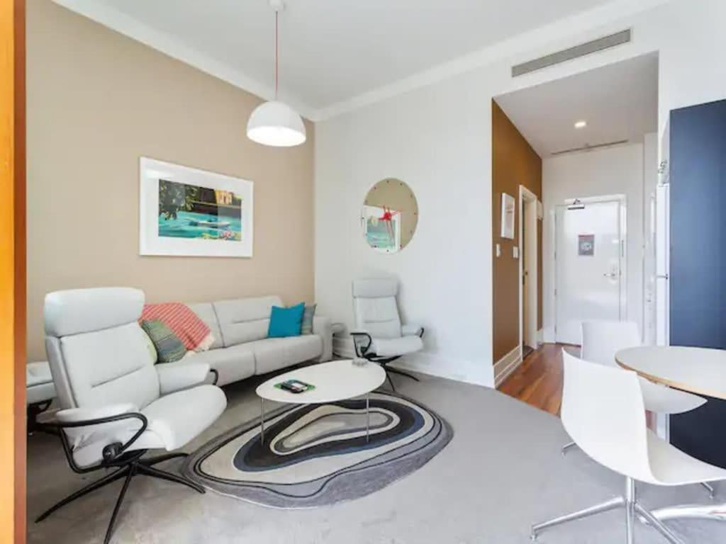 Lovely Bright Apartment With Balcony Pool And Gym Auckland Exteriör bild