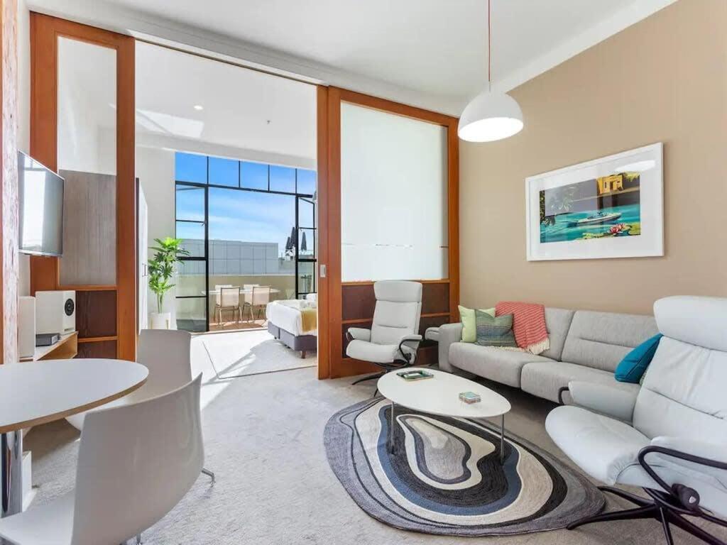 Lovely Bright Apartment With Balcony Pool And Gym Auckland Exteriör bild