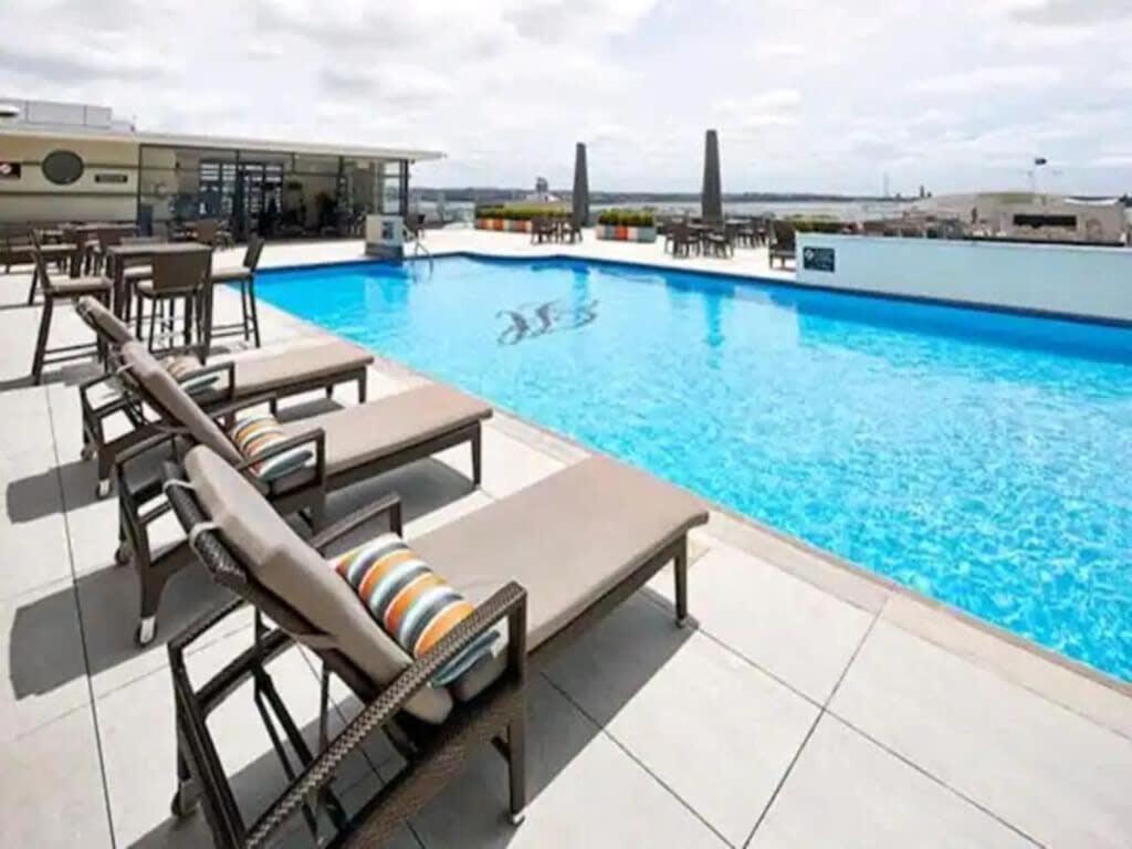 Lovely Bright Apartment With Balcony Pool And Gym Auckland Exteriör bild